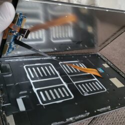 Tablet Reparatur geöffnet und ausgetauscht Tablet Reparatur geöffnet und ausgetauscht